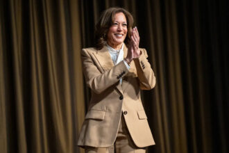 Kamala Harris analiza candidatura presidencial para 2028 en EE UU