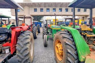 Bloqueos de transportistas y agroproductores en 13 estados de México