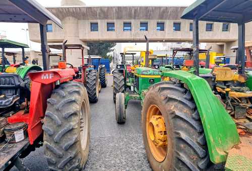 Bloqueos de transportistas y agroproductores en 13 estados de México