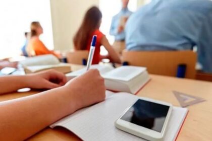 Morelos regula uso de celulares en escuelas de nivel básico