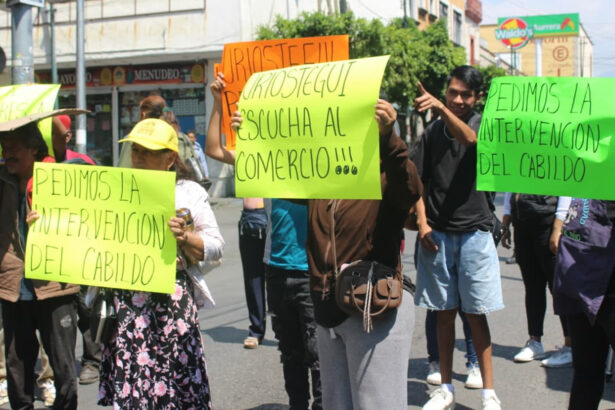 Bloqueo de comerciantes paraliza centro de Cuernavaca por diálogo