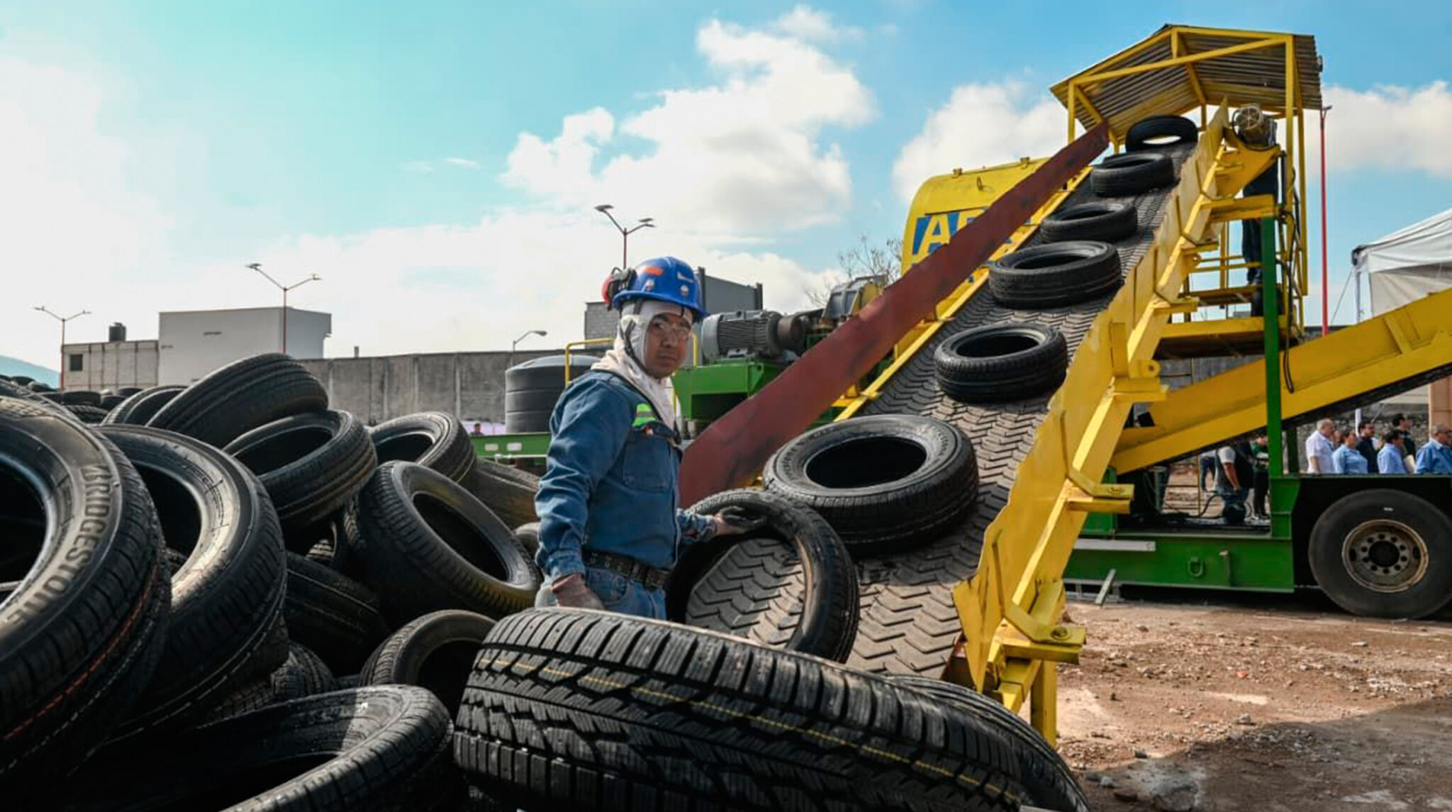 Morelos inaugura centro para reciclar llantas en energía limpia