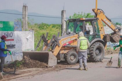 Yautepec limpia carretera San Carlos–Oacalco para mejorar seguridad