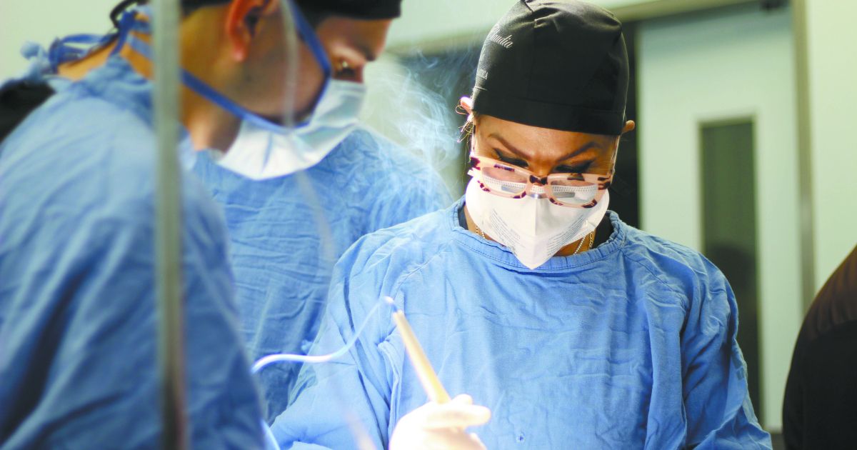 IMSS Morelos realiza reconstrucción mamaria a sobrevivientes de cáncer