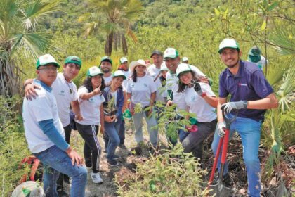 Plantan 600 árboles nativos para restaurar Sierra Montenegro