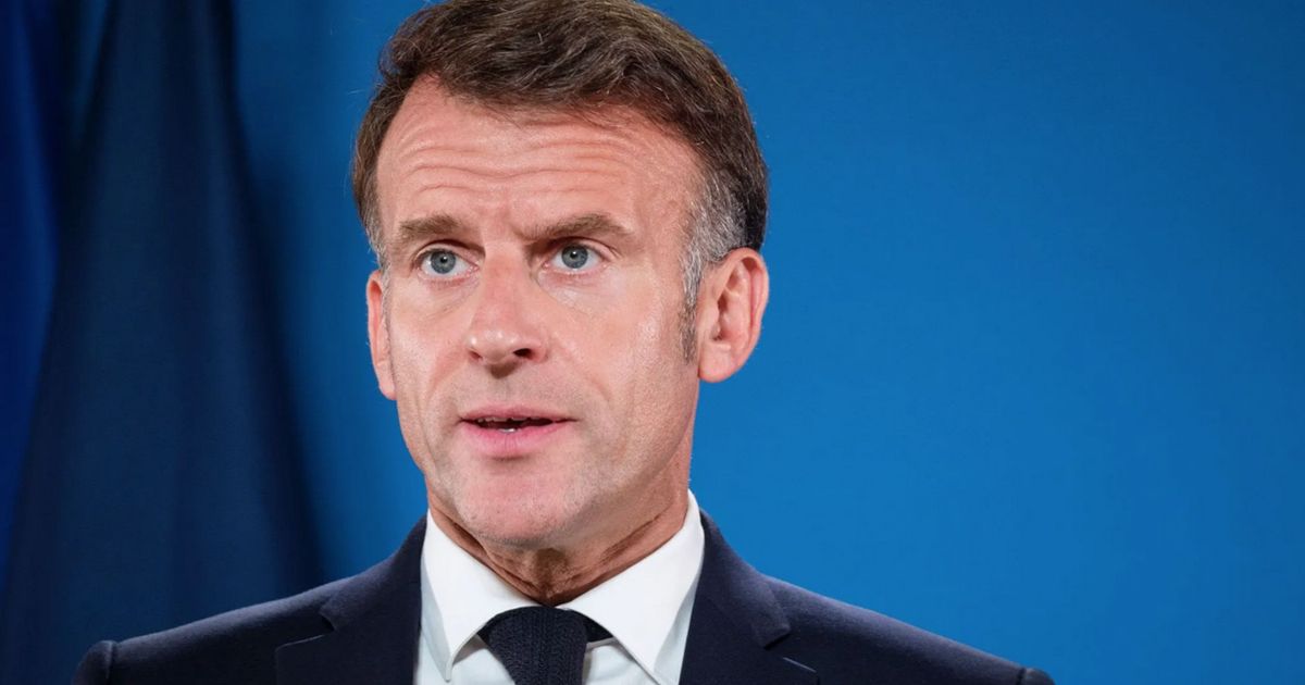 Francia prohíbe redes sociales a menores de 15 años