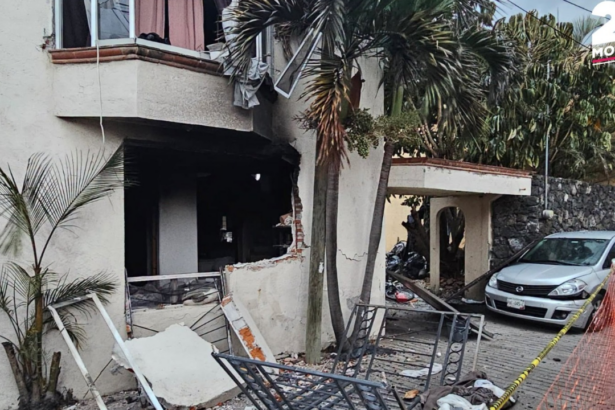 Cuernavaca entrega apoyos económicos en la colonia Las Granjas