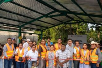 Nancy Gómez inaugura techado comunitario en colonia Morelos