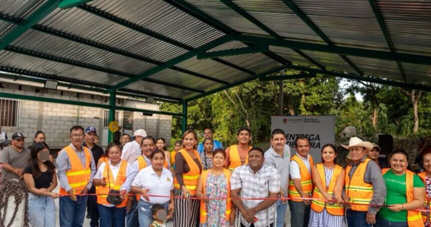 Nancy Gómez inaugura techado comunitario en colonia Morelos