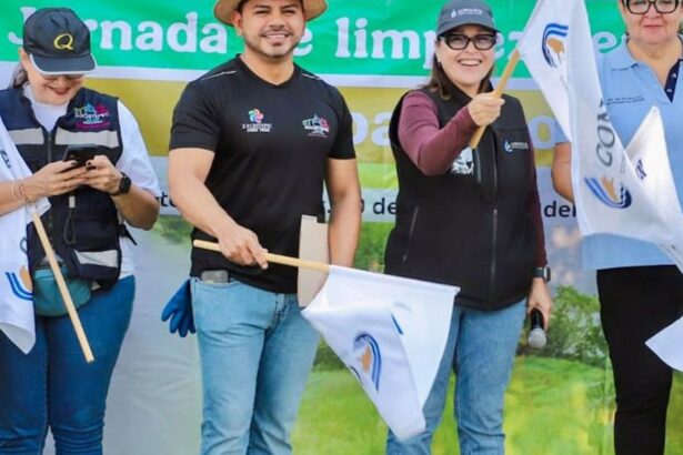 Retiran basura y cascajo del río Apatlaco en Xochitepec