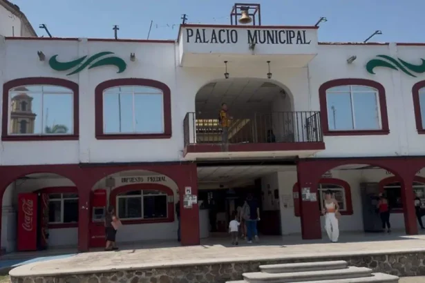 CRAEEM brinda atención de emergencias temporal en Puente de Ixtla